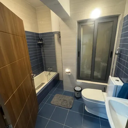 Cozy Room With Shared Bathroom In San Julian 4 *
